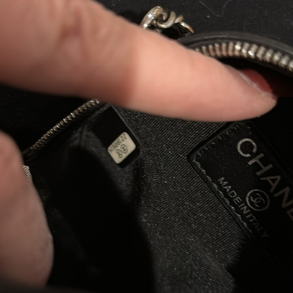 Authentic Chanel crossbody - Picture 7 of 10